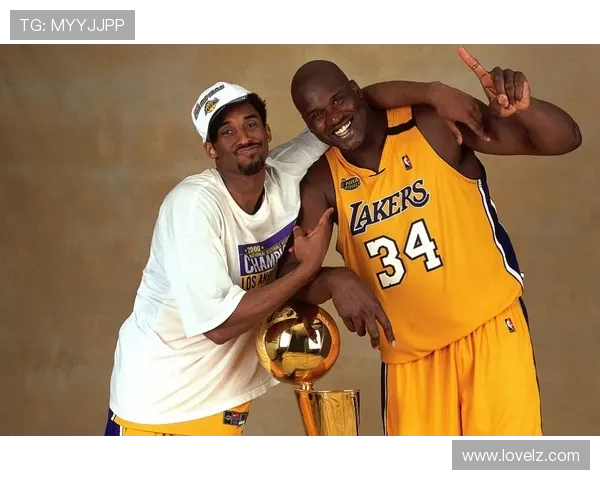 谢登夏普穿李小龙配色科比五爆发砍二十五分五抢断闪耀赛场篮球夜